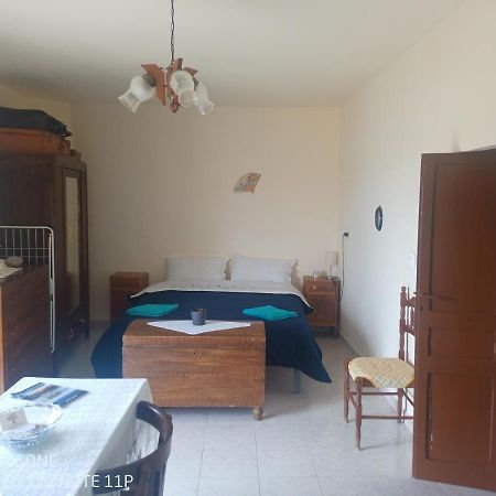 Casa Vacanze " Mela " Нова-Сірі Екстер'єр фото